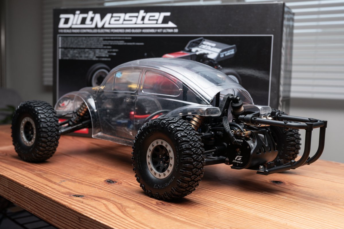 QL_CUSTOMS's tweet photo. ずっとBaja BugのスケールRCが欲しかったので京商ダートマスターをベースに製作します

ボディはPRO-LINEのLCGコンペクローラー向けを選びました

リア用のエアレーションダンパーをフロントにも組んでバハバグのやや前上がりの車高を再現しています https://t.co/1iGLX98YHG