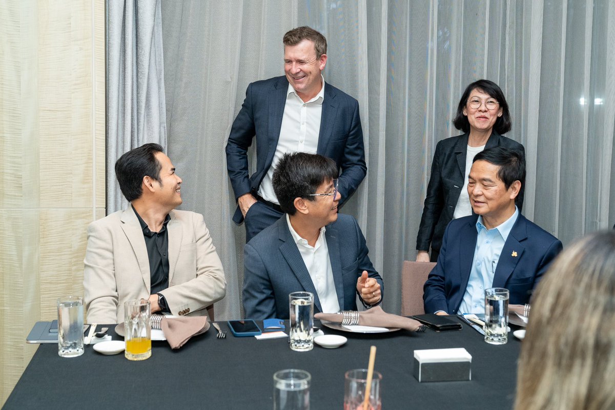 congthang1607's tweet photo. Hosting Mr Alan Tudge - former Minister in the Australian Government Cabinet was a truly inspiring experience. His depth of knowledge and openness in sharing real, strategic insights made our conversation really iìnormative and highly relevant for VN businesses going global. https://t.co/6QA2A1JRqZ