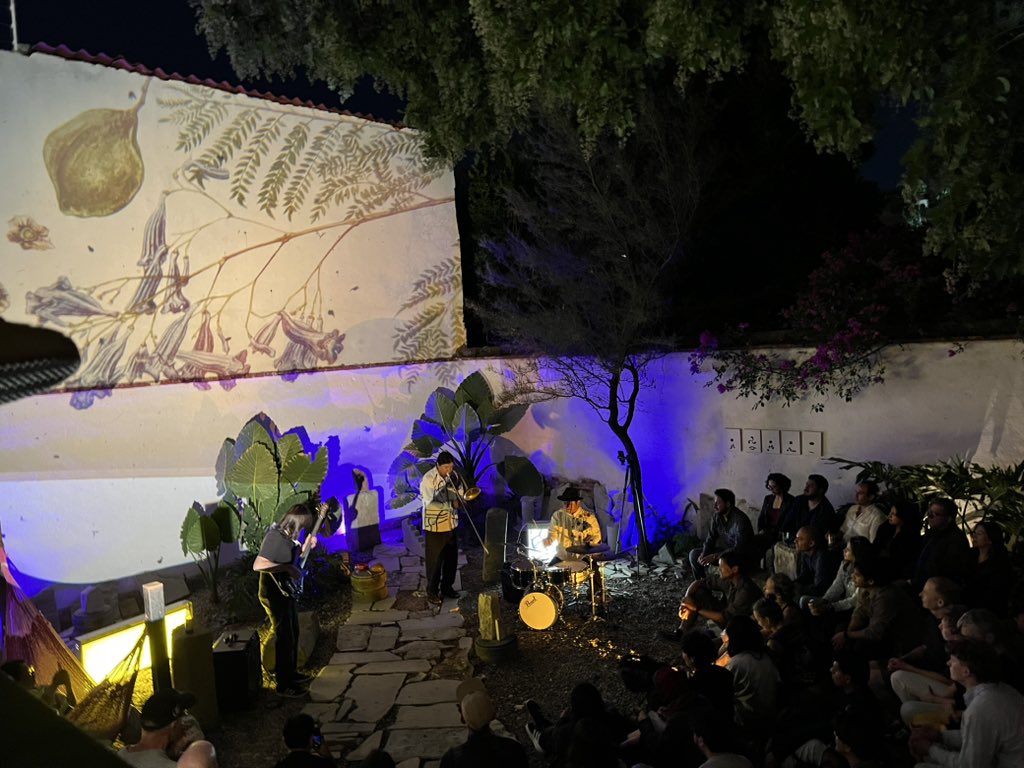 nolirome's tweet photo. Jueves de Jazz 
Jazzatlán en la casa 🤍 https://t.co/9tyaoC7XU8