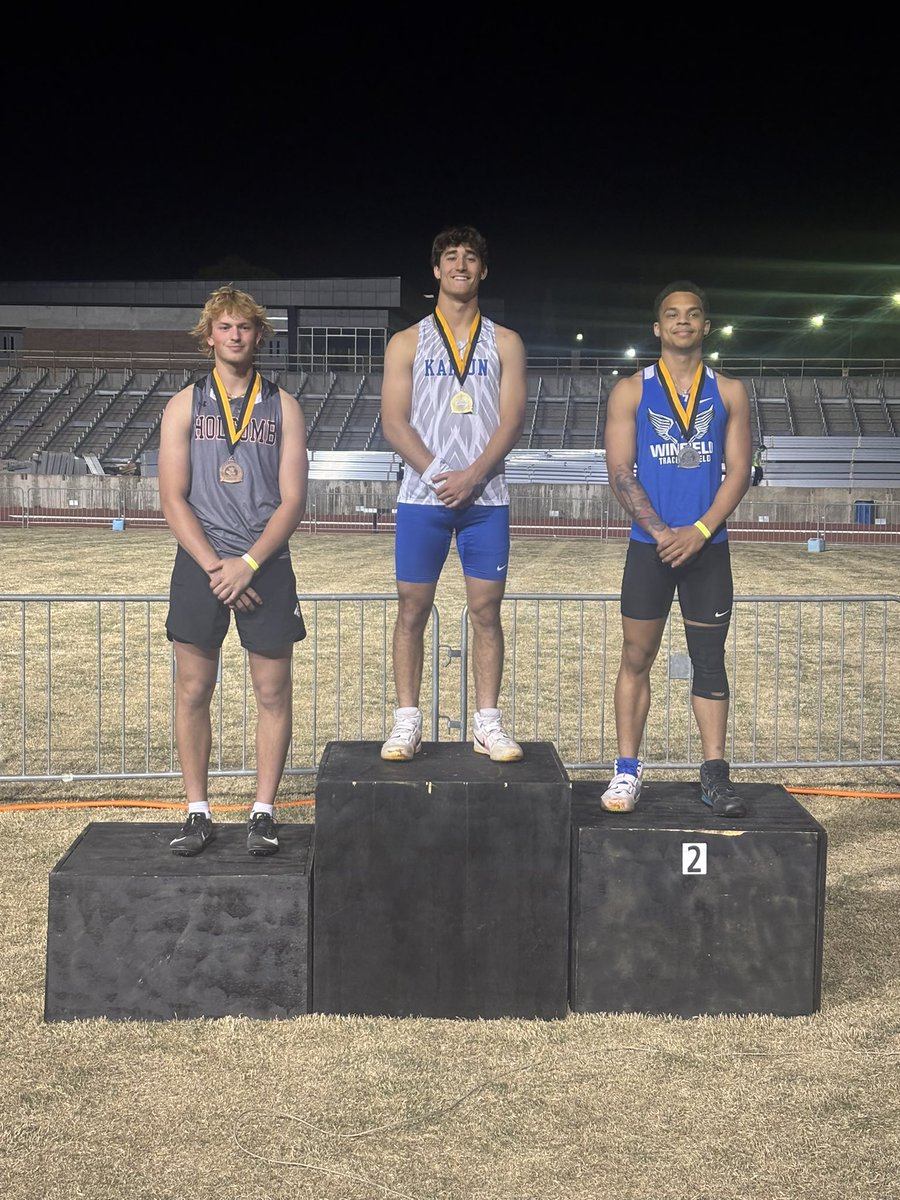 Winfield High School Track and Field (@winfieldtrack1) on Twitter photo <a href="/sportsinkansas/">Sports in Kansas</a> <a href="/tayloreldridge/">Taylor Eldridge</a> <a href="/JohnKaufman20/">John Kaufman</a> Junior Kellen Gibson Winfield, KS shatters our school record with a PR of 185โ 9โ. That is a 17โ PR! A nice second place finish to a great thrower! Way to compete.
<a href="/KellenGibson07/">Kellen Gibson</a> <a href="/sportsinkansas/">Sports in Kansas</a> <a href="/tayloreldridge/">Taylor Eldridge</a> <a href="/JohnKaufman20/">John Kaufman</a> Junior Kellen Gibson Winfield, KS shatters our school record with a PR of 185โ 9โ. That is a 17โ PR! A nice second place finish to a great thrower! Way to compete.
<a href="/KellenGibson07/">Kellen Gibson</a>