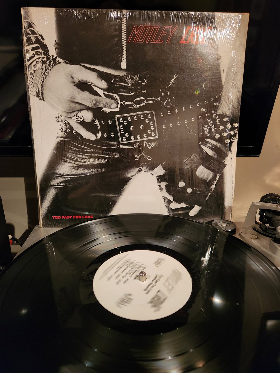 SpinVinyl1's tweet image. Leathur Records 2nd press of Too Fast For Love is the crown jewel of my Motley Crue collection. Stick To Your Guns is a good song and the album is more raw. They reissued this mix last year but very limited. It needs a wider release.
#MotleyCrue #TooFastForLove #vinylrecords
