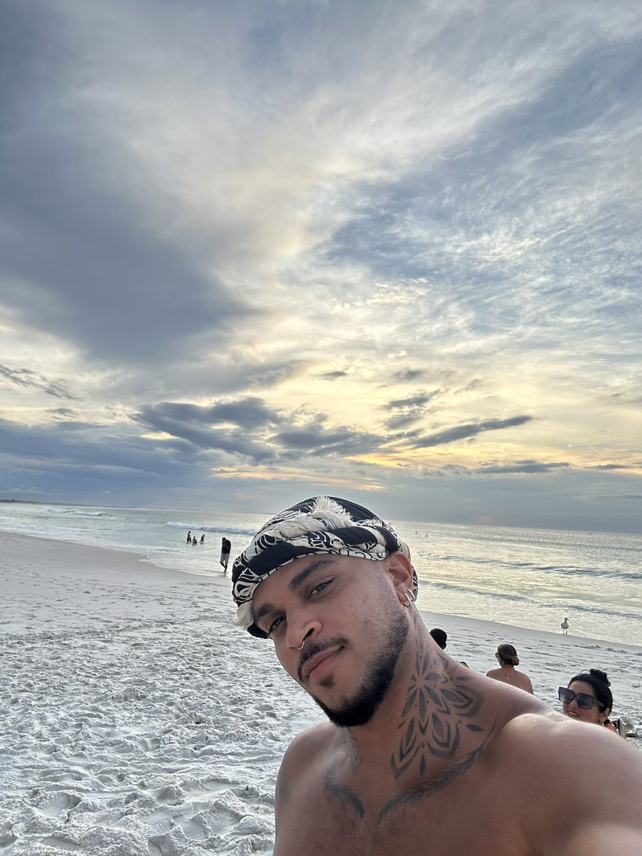 ocaiqueandrade's tweet photo. 👳🏽‍♂️ https://t.co/Lx7hZ7zuaB
