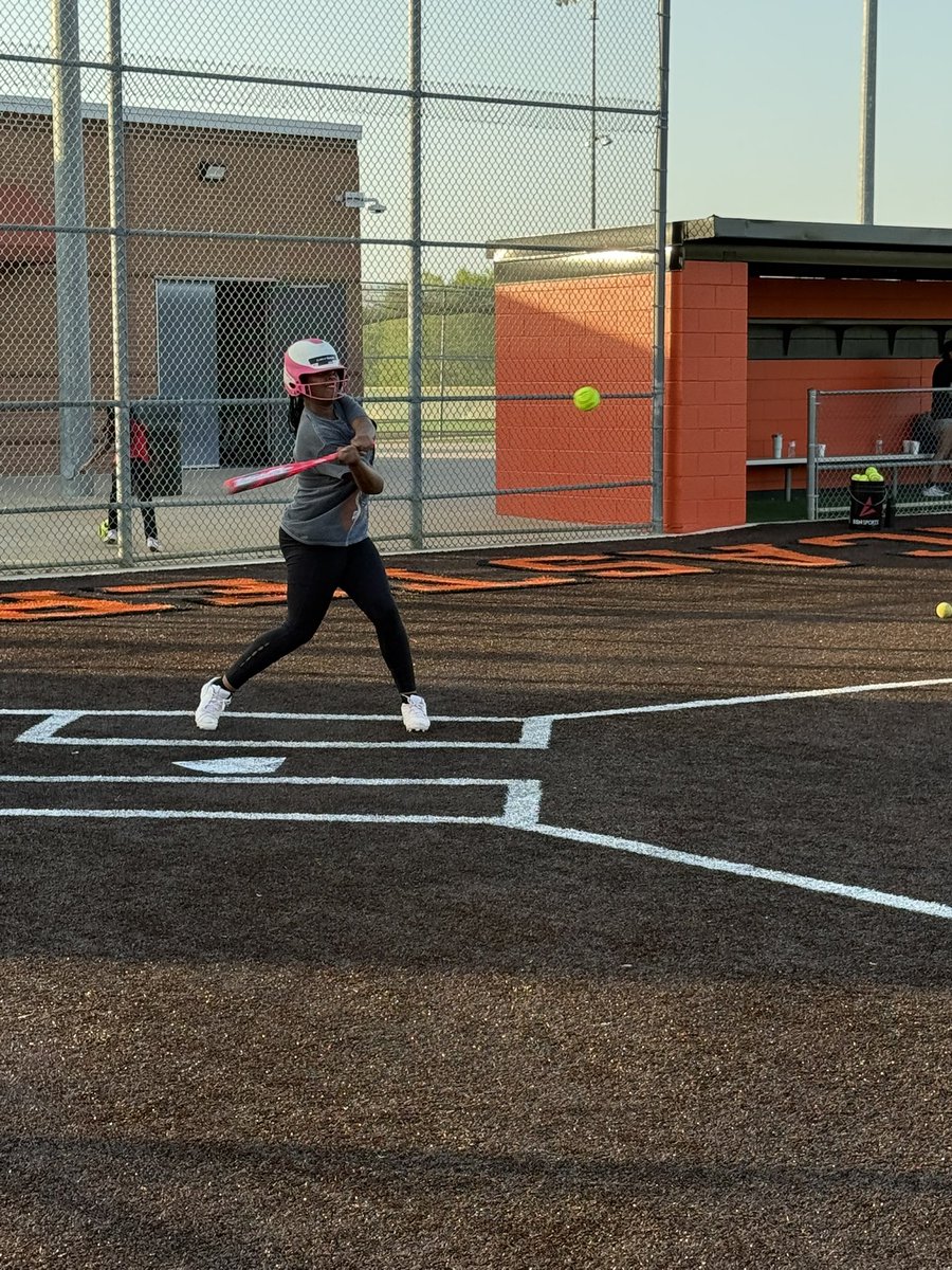 Lancaster HS Softball (@1webosoftball) on Twitter photo Awesome experience with the WEBO 10U today at practice! The future is bright!!
<a href="/LancasterISD/">Lancaster ISD</a> <a href="/WEBO_Tigers/">Lancaster High School</a> <a href="/WeboTigerSports/">LancasterTigerAthletics</a> <a href="/CoachRWalton/">Rachel Walton</a> Awesome experience with the WEBO 10U today at practice! The future is bright!!
<a href="/LancasterISD/">Lancaster ISD</a> <a href="/WEBO_Tigers/">Lancaster High School</a> <a href="/WeboTigerSports/">LancasterTigerAthletics</a> <a href="/CoachRWalton/">Rachel Walton</a>