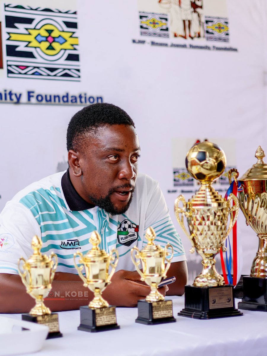 PredoSurprise's tweet image. Mantombazana Foundation Media Brifeng in seshego 

Today Predo Youth Development &amp;amp; Mane Johanna Humunity Foundation handed over  9 trophies to mantombazana foundation primary and high schools tournament  
predo.co.za