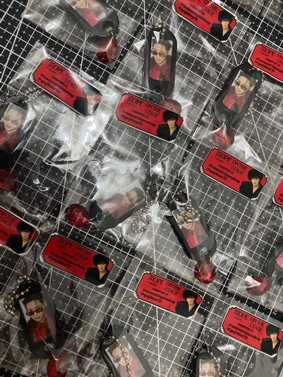 YujiKim15's tweet photo. Finally done!! Ready for D1 &amp; D2 con.. 
Skateboard Keychains, Tag Keychain, &amp; Stickers!! 
See you around Co- Army's!!!  

Don't forget also to tag  and avail  onhand merch! @essentiqueshop https://t.co/GSJUAgerka