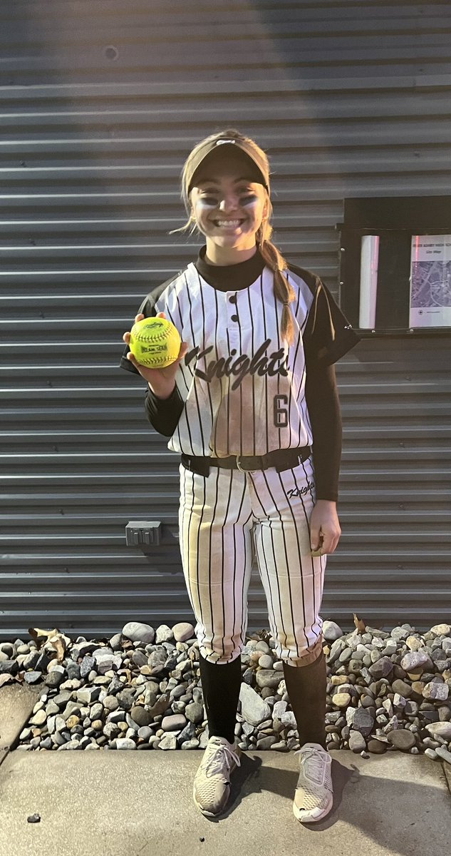 tahs_softball's tweet photo. Congratulations TA softball with the victory over Spotswood Blazers 9-1.  @Kaydence006 with a 💣 https://t.co/9Q7Zpl7AVn