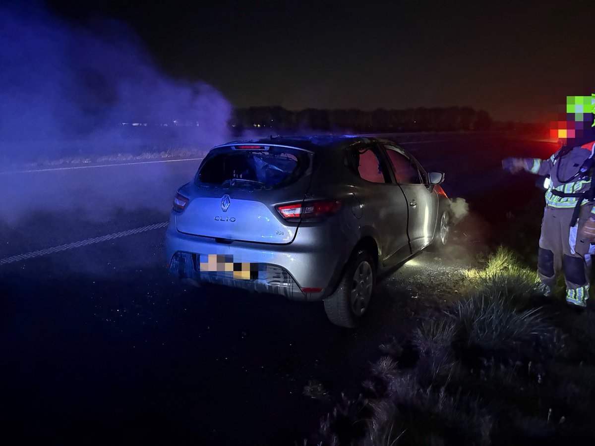 Autobrand op A4 tussen Dinteloord en Steenbergen