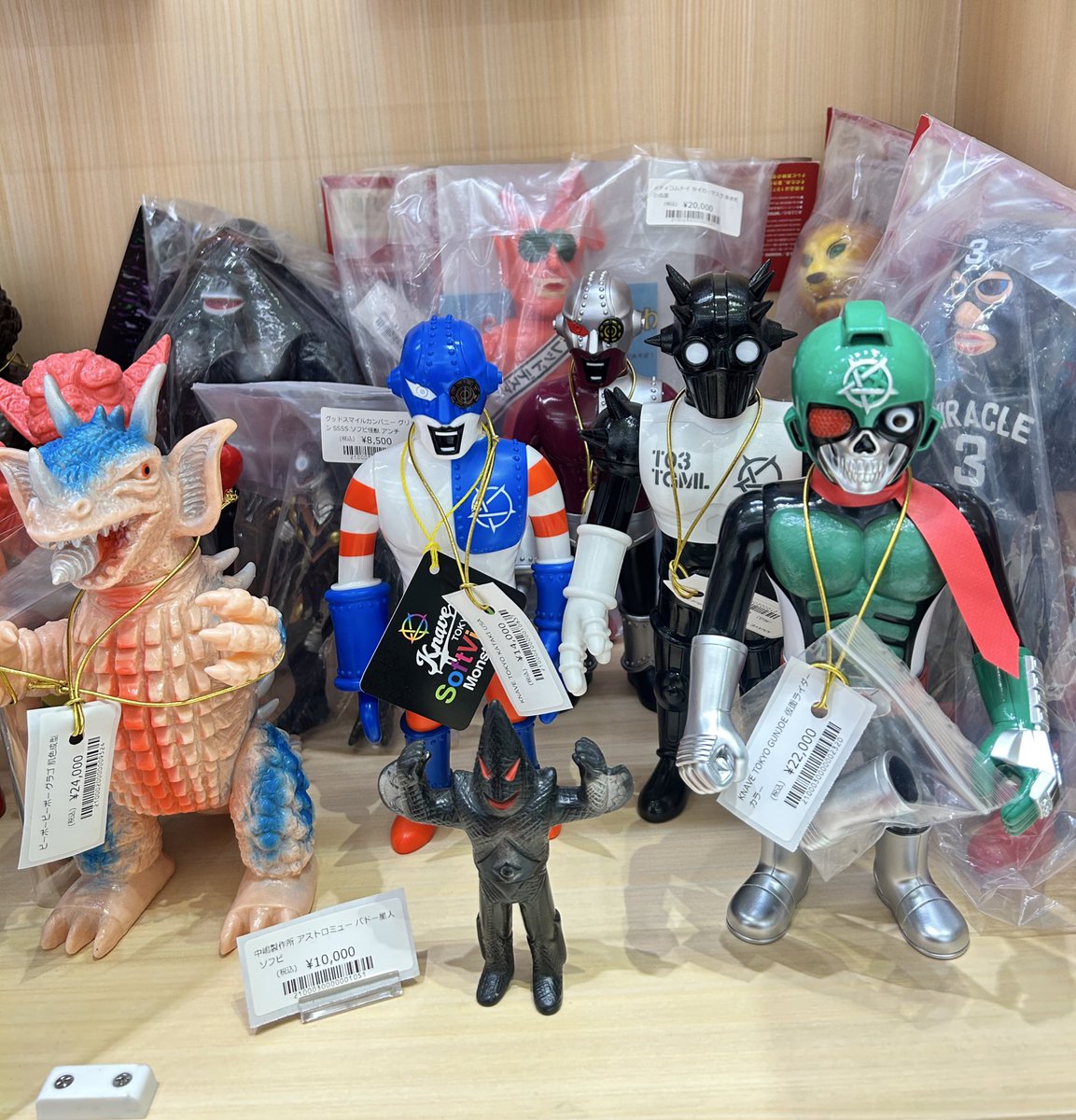 インディーズソフビが充実してきました⭐️ オリジナル怪獣さんなどが