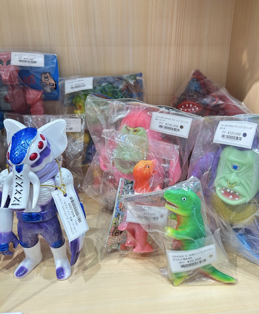 インディーズソフビが充実してきました⭐️ オリジナル怪獣さんなどが