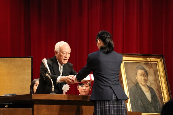 生徒のみなさん、受験生のみなさん、新入生のみなさん、ごきげんよう！新学期ということで、校内の様子をお届けシリーズ★Season７に突入しました～！
よろしくお願いいたします。

ということで早速。家政学院では、８日に始業式、９日に入学式を実施しました…（続きは→kasei-gakuin.ed.jp/news/100000239…）