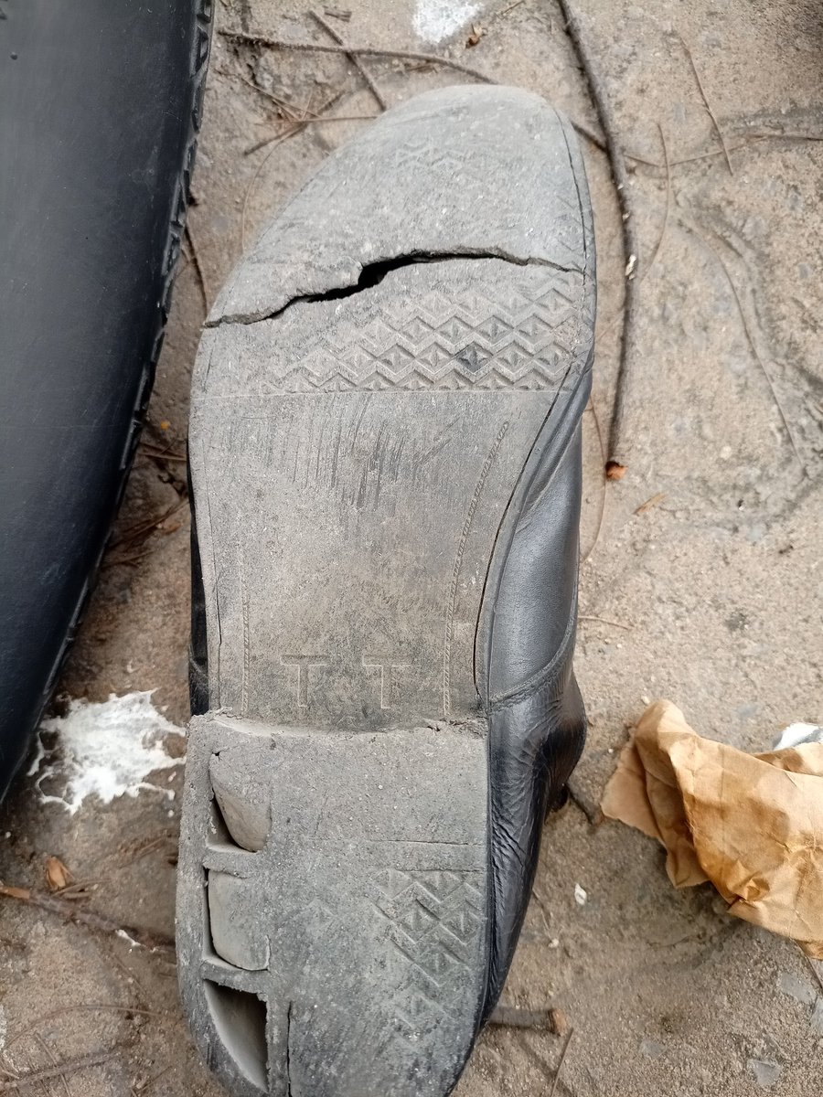 alasirimotors's tweet photo. If you ever think of giving up read this Again
 
(Posted Many times)

This was my Shoe when I started Selling cars as a Broker In Mombasa. I had bought it in Nairobi during my graduation from the university of nairobi a few years before. 
In an effort to remain sharp and professional I had to put them on daily with the hope of meeting a potential client. When the sole opened up I would stuff carton boxes beneath the inner sole so as to get a little bit comfortable. 
I did not give up in any way. Things were tough too. There Are days I would come from town with 20 shillings. That would be used to buy my daughter pampers for the night with the hope she wouldn't spoil it early in the night. 
I remember one day when We had just gone to bed at 10pm & put her on the last piece of diaper we had. 
She messed it up with poop yet I was only left with 20 shillings meant to be my bus fare from shimanzi to town. I bought the diaper and walked all through.
The big break came that day when I sold my  first car a subaru Outback to a childhood friend in late 2019. He had been seeing my posts on my status and decided to give me a surprise. I picked a commission of 50,000 from that first sale.
That evening I came home with shopping worth Kes.20,000/=.
My wife felt surprised. I finally bought her hair oil. From using Cooking oil on her hair to Genuine Beauty oil that smells nice.
She has never looked bad or lacked ever again to this date.
Damn ! I think of those days and realize the power of not giving up. 
Consistency opens doors . The Man above us all listens and tests you for a season and for a reason. 
I am a Muslim however I know of a man called Job in the bible whom God tested to a point He lost everything and later God uplifted Him.
To all the young Men and Women trying to make it in these tough times I urge you never give up !
It will never be easy. There are days you will go to bed hungry and feel desperate. Never give in. Take Some Salt and Lick. Drink water and sleep. This takes away Hunger. (My wife did this to us anytime we slept without food). 
As long as you are trying to change your situation through genuine hard work then it means you are growing. Struggle is the first sign of growth.

No matter the situation do not give up. Do not cry about your situation, do something about it. 
"Ease is a greater threat to progress than hardship" - Denzel Washington