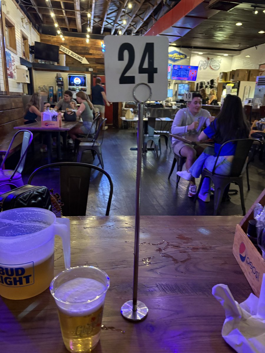 b_bobby76139's tweet image. For Kobe #LL24