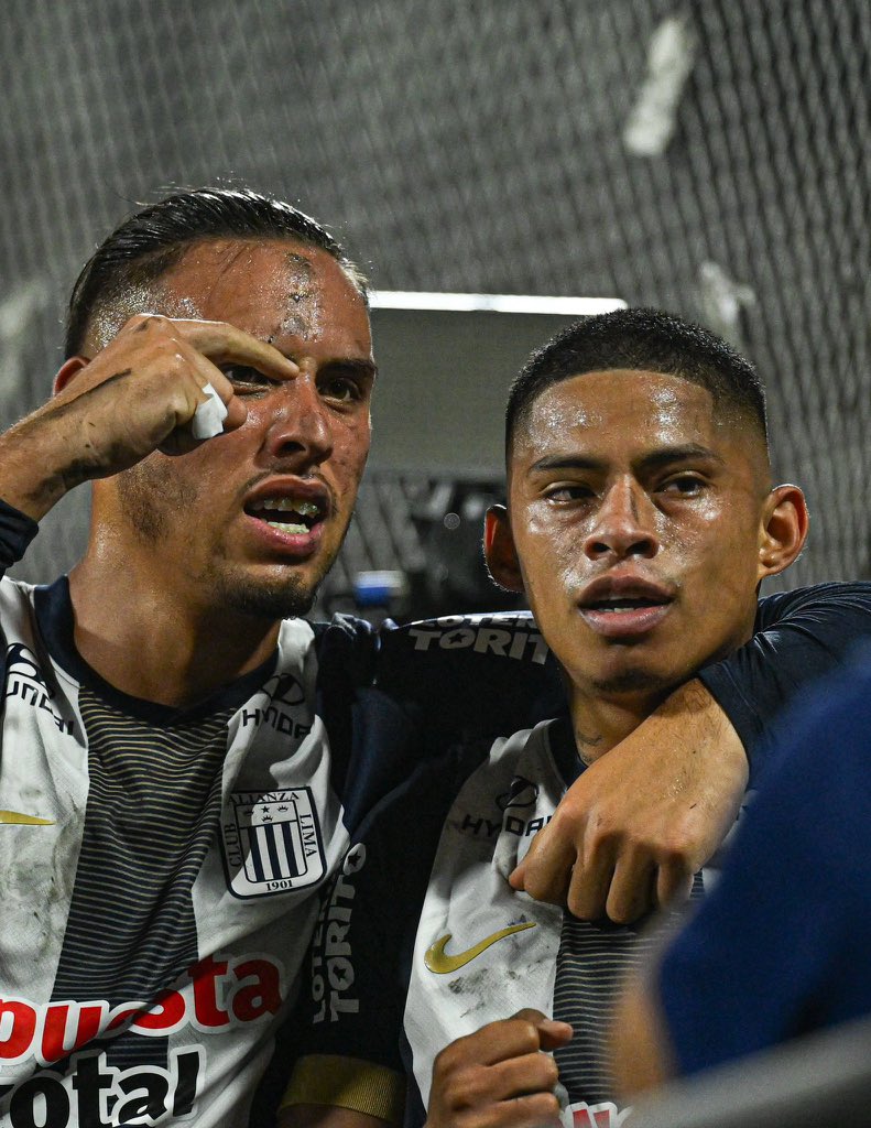 Erick y Kevin 👏🏻
El corazón y temperamento de Noriega, junto a la magia y picardía de Quevedo.
Partido consagratorio para ambos.
Si el clásico fue un empate amargo, este es con sabor dulce. Dos partidos de local espera a este Alianza histórico. 

#CopaLibertadores <a href="/ClubALoficial/">Club Alianza Lima</a>