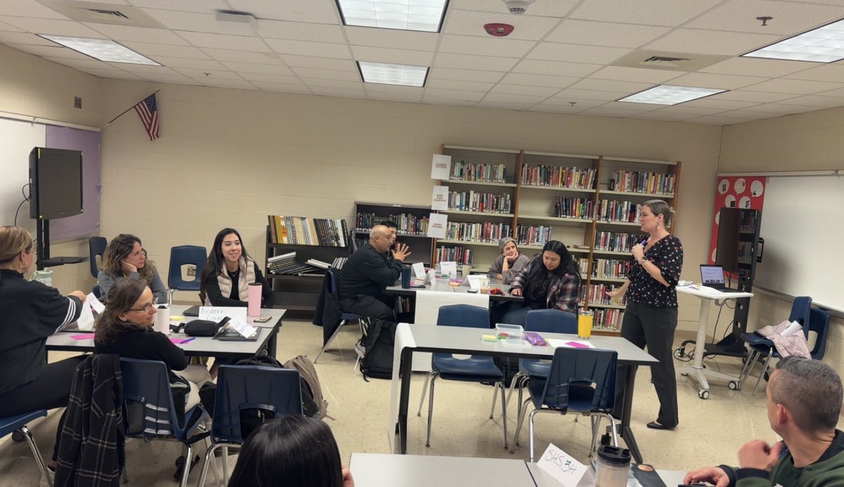 susannamelon's tweet photo. FROM BILINGUALISM TO BILITERACY! District 87 is intentional about fostering students’ assets, contributions, and potential! Led our district’s Spanish for Heritage Speakers teachers through a curriculum rewrite with Spanish Language Arts today. #bilingual #bicultural #biliterate https://t.co/UBVXfX4TdV