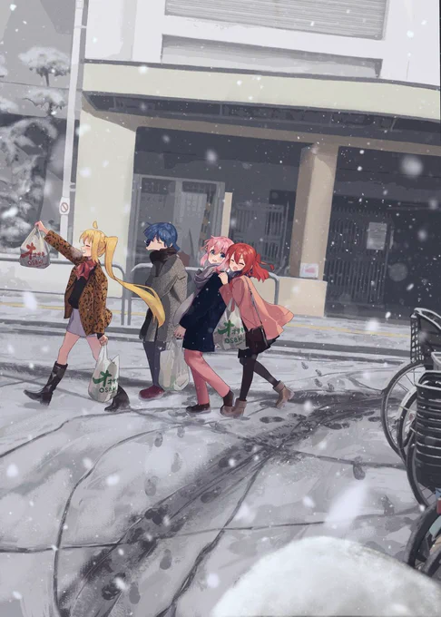 ずっと考えてるけど表紙のアイデアが浮かんできません無念。 
