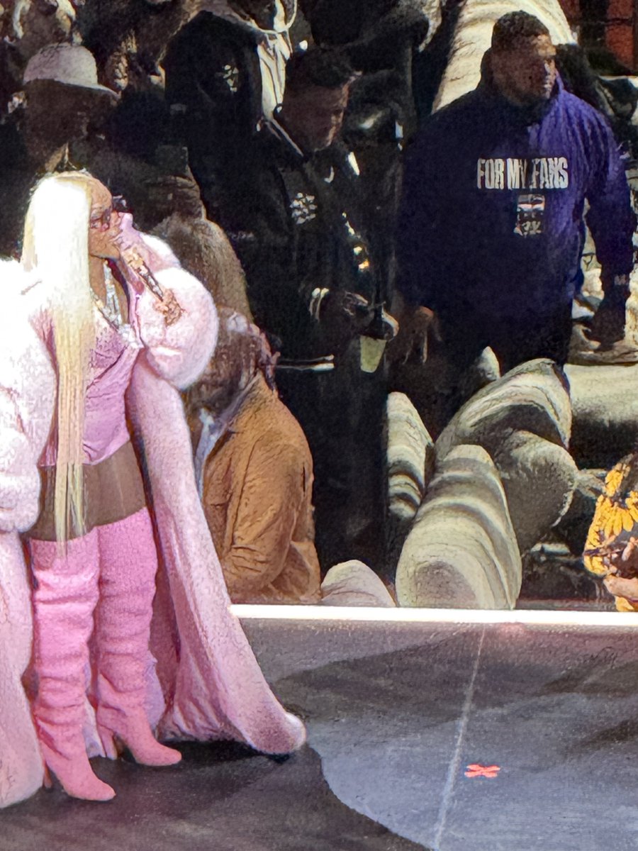 Mary J Blige is eating tonight at Madison Square Garden  <a href="/maryjblige/">Mary J. Blige</a>