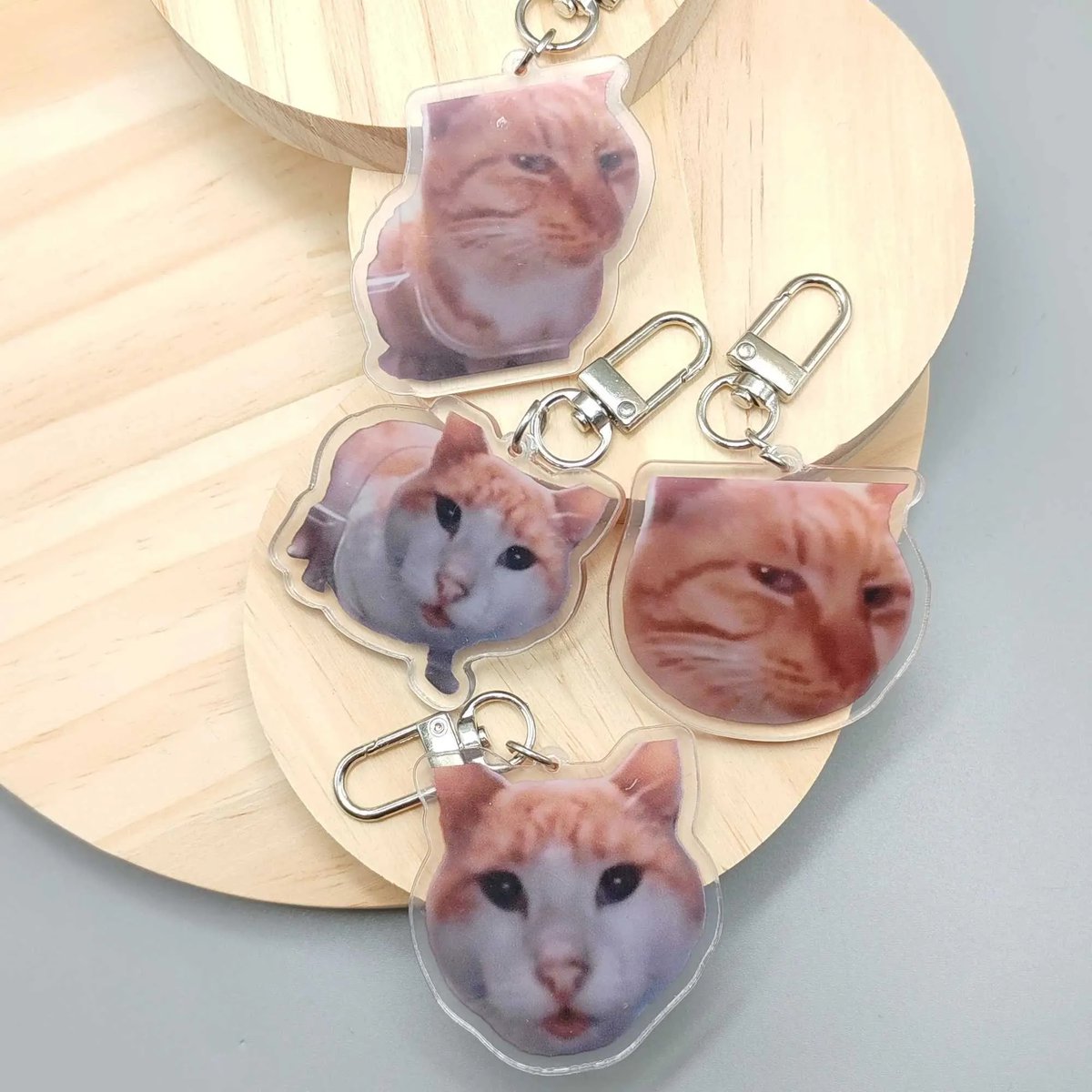 dhgate's tweet image. 😹🔑 Carry a laugh wherever you go with this hilarious cat meme keychain—purr-fect for meme lovers and feline fans!
Shop Now🛒cutt.ly/lrd5LIUh
#CatMeme #FunnyKeychain #PurrfectGift