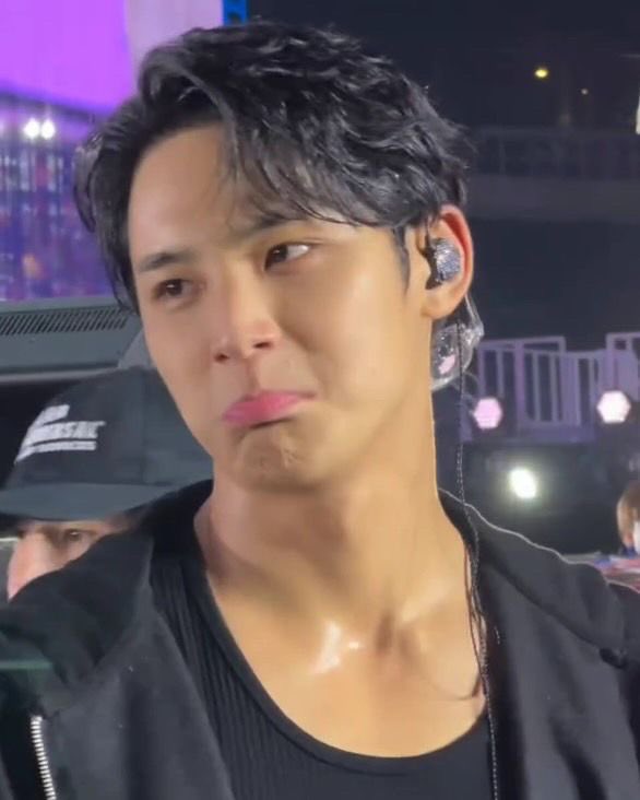 personajihoonie's tweet image. smol                                         but 𝙨𝙥𝙞𝙘𝙮