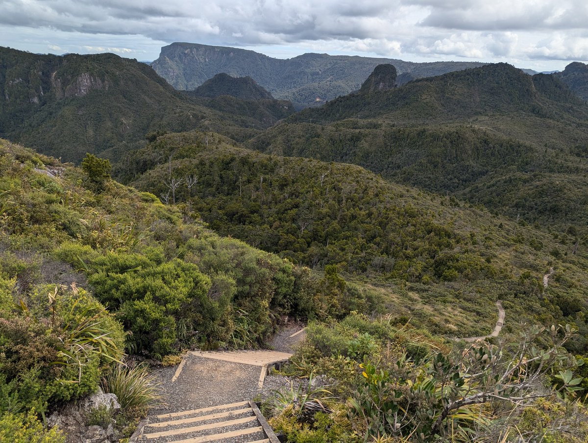 femmenart's tweet photo. today I walked 15km amongst the most unreal mountains https://t.co/1Wmw8d6VpH