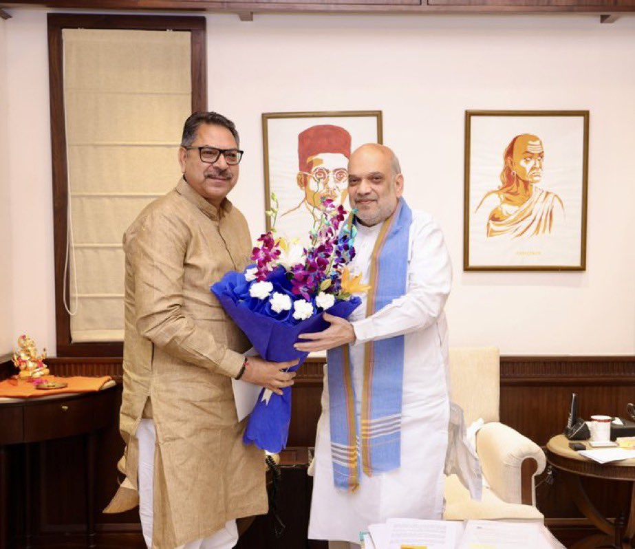 पुनिया जी ने अपने लाडले बेटे के ब्याह का न्यौता मोटा भाई को दे दिया है , मोटा भाई जेपर जीमने जरूर आयेंगे 
<a href="/AmitShah/">Amit Shah</a> <a href="/DrSatishPoonia/">Satish Poonia</a> 🙏