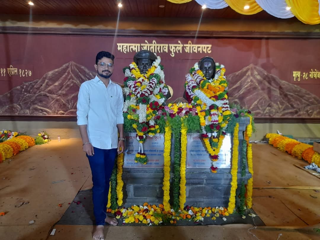 KaudkarPrafull's tweet photo. भारतातील कार्ल मार्क्स कारण की.,आधुनिक भारतातील सर्व क्रांत्याचे बाळंतपण ज्योतीबा फुल्यांनी केले.फुल्यांच्या विचारांचा वारस म्हणून जगणे हेच त्यांना खरे खुरे अभिवादन आहे!!
-प्रफुल्ल कउडकर.
महिला शिक्षा समाज सुधार महात्मा फुले सामाजिक क्रांती  महान समाज #क्रांती_ज्योती https://t.co/DGV6KY2wZ9