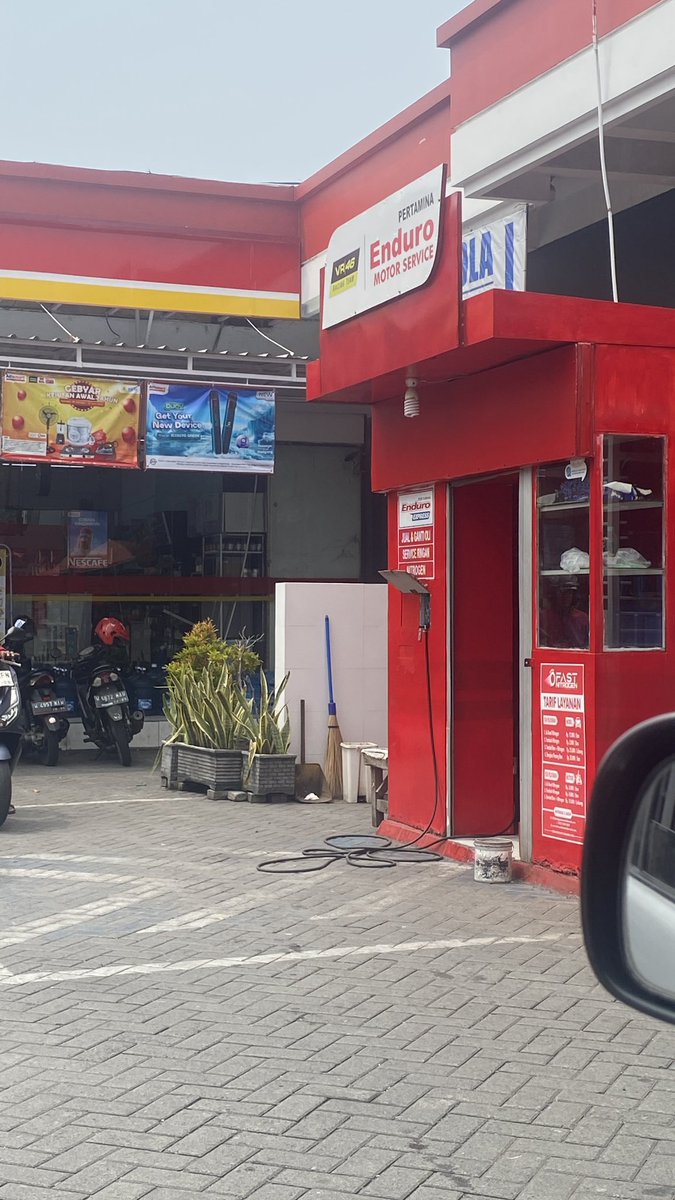 abdhamidsh's tweet photo. tolong direview  pegawainya, jancok semua itu https://t.co/HpElizjFS2