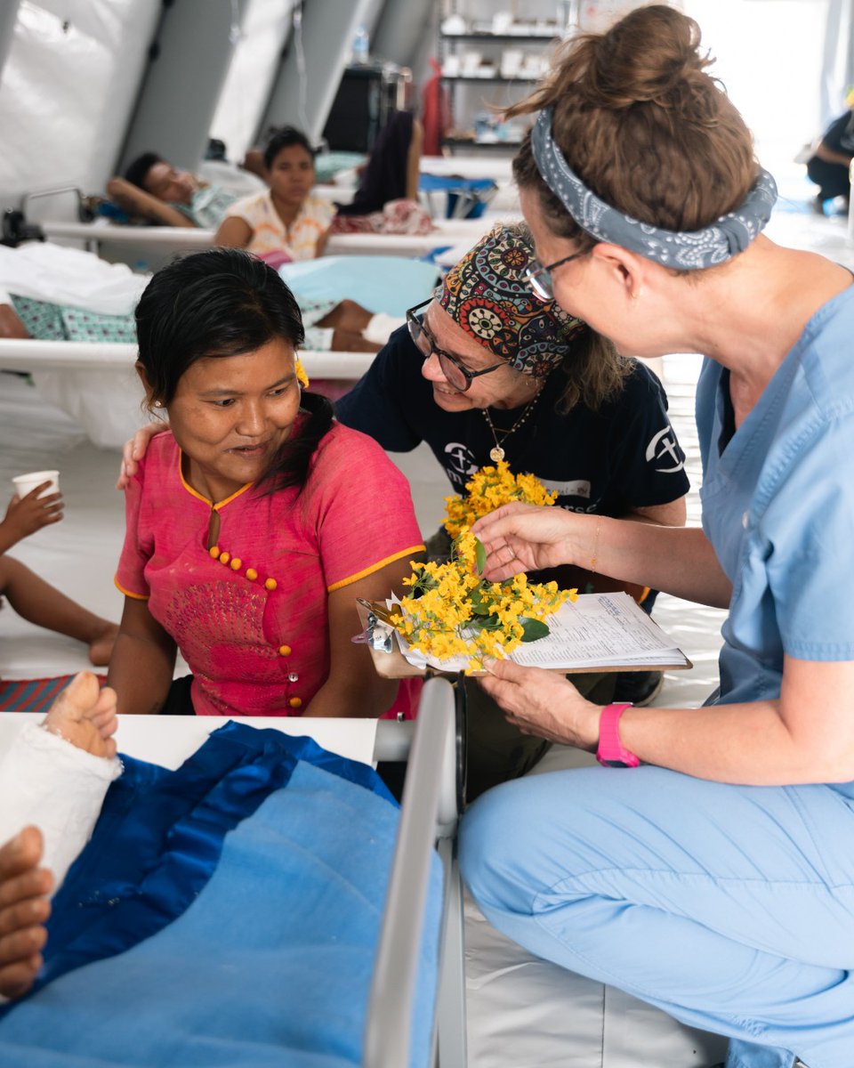 SamaritansPurse's tweet image. Hope Blooms in Myanmar! 🌼💛

The Padauk, Myanmar’s national flower, blooms just once a year and only for a single day. It symbolizes resilience and strength—qualities deeply needed in the wake of the recent earthquake.

This morning, our Emergency Field Hospital staff were…