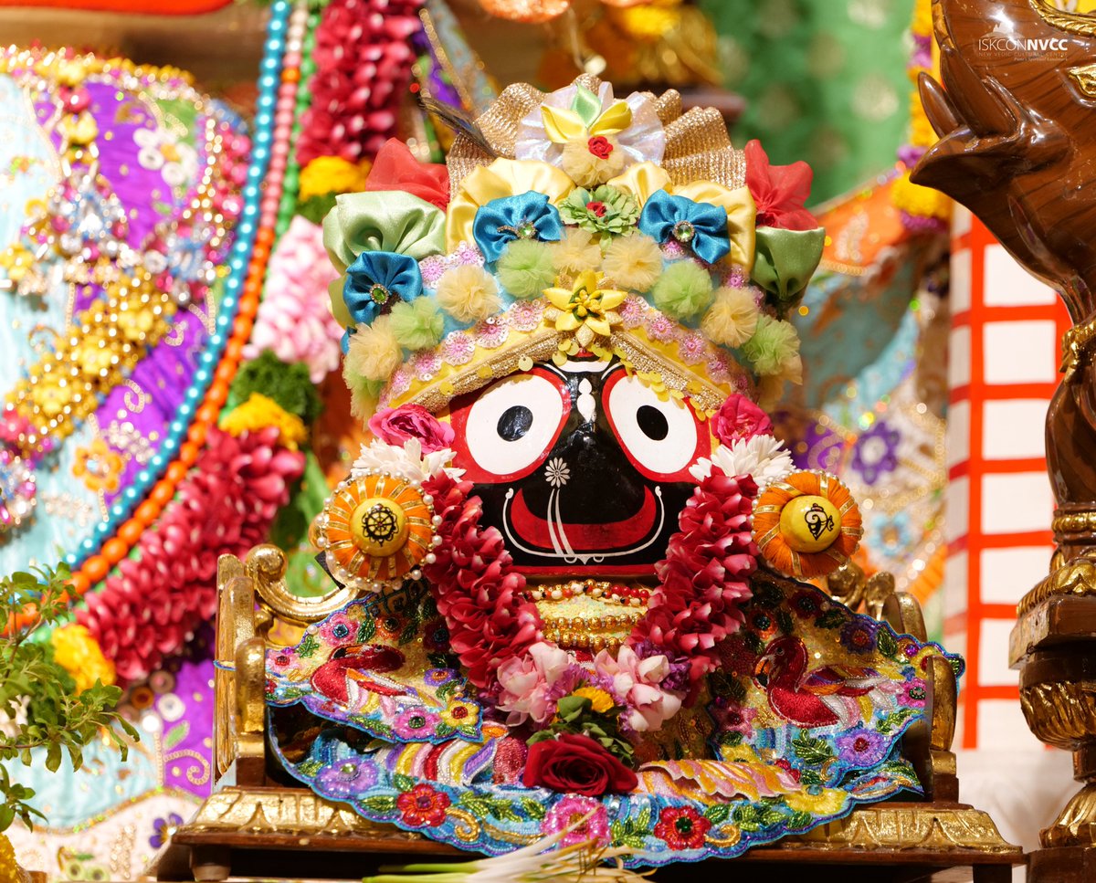 ISKCONPune's tweet photo. 🙏🏽Today's Darshan 📿 🗓11-04-2025🙏
🌷Sri Sri Jagannath Baldev Subhadra🌷
🚩@ISKCONNVCCPune🚩
.
.
#ISKCON #ISKCONNVCC #ISKCONNVCCPune #ISKCONPune
#11thapril #11thapril2025 #Friday #Vrindavan
#Harinaamsankirtan #Radheshyamdas #Radheradhe
#Sankirtan #Kirtan #Mayapur #Prabhupada https://t.co/NxPheNvl30