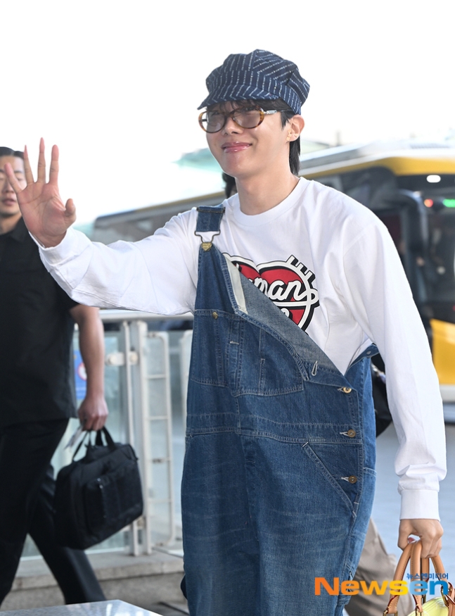 PHOTO】BTSのJ-HOPE、アジアツアーのためフィリピンへ出国（動画あり