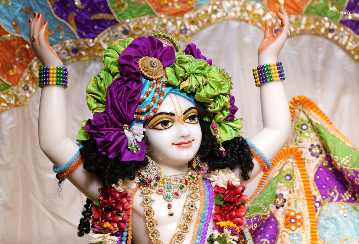 ISKCONPune's tweet photo. 🙏🏽Today's Darshan 📿 🗓11-04-2025🙏
🌷Sri Sri Gaur Nitai🌷
🚩@ISKCONNVCCPune🚩
.
.
#ISKCON #ISKCONNVCC #ISKCONNVCCPune #ISKCONPune
#11thapril #11thapril2025 #Friday #Vrindavan
#Harinaamsankirtan #Radheshyamdas #Radheradhe
#Sankirtan #Kirtan #Mayapur #Prabhupada #iskconmandir
#GVE https://t.co/WGn42VA6ea