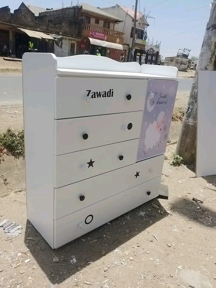 brianohanga's tweet image. Chest of Drawers
Price: kshs 14,999/=
Call/WhatsApp: 0711704693.

We deliver countrywide.

Boina MPESA  #ASUTwitter Mpigs #RutoMustGo  Butere Girls Onana Malala #VibesCheck #SoilHealthContest #KifoKisimani Shackles of Doom Sarafina Gen Alpha Literature 

Order now