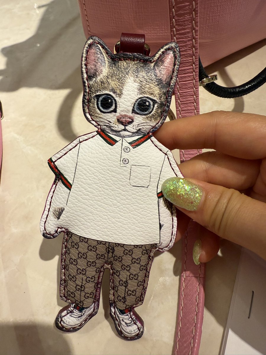 GUCCI❤️ヤシの木がめちゃくちゃ可愛い❤️ゲットするべき‼️ ヒグチユウコさんGUCCI猫かわいすぎて毎日ながめてしあわせ