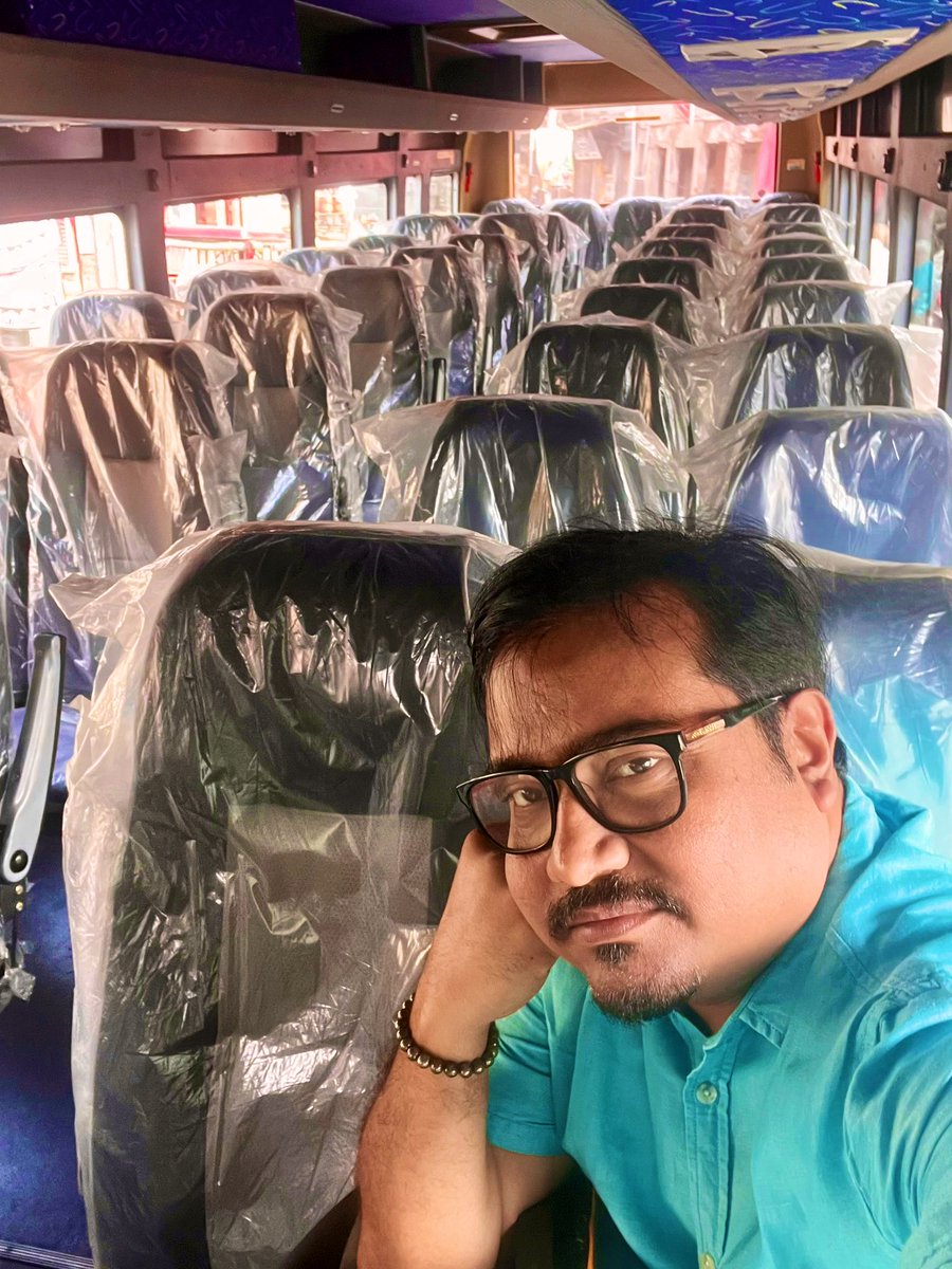 suvgen's tweet photo. T467 You rarely get the opportunity to have a solo ride in a brand-new Force Traveller MonoBus, zipping from Konnagar to Dakshineswar! This Uber Shuttle adventure was an absolute blast!
#UberShuttle https://t.co/E6LyaPDKkr