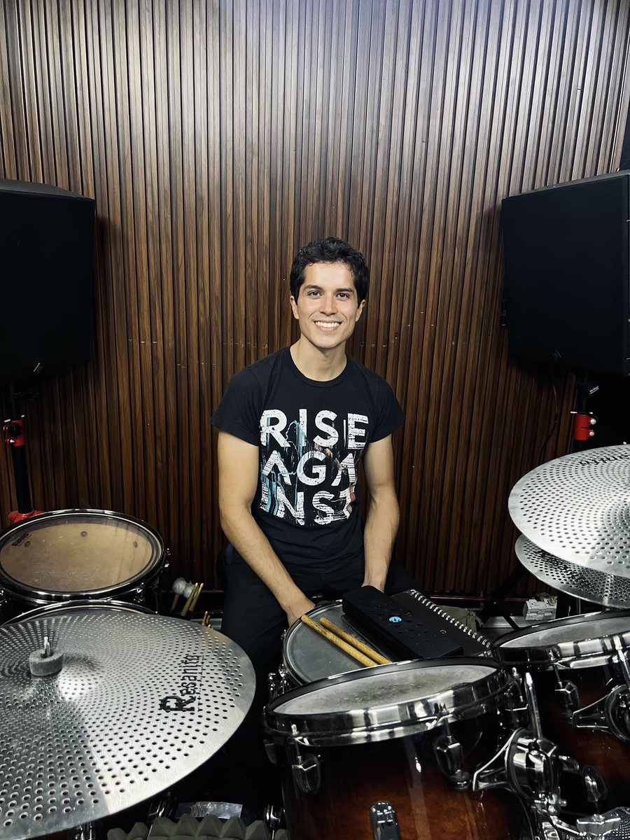Amigos! Estamos muy felices de presentarles a nuestro baterista Jorge Castillo 🥁🤘

#weareantahkarana 
.
.
.
.
.
.
#antahkarana #antahkaranaband #bateristas #baterista #drumm #drummer #drumm #drummachine #drummagazine #drummers #rockeros #rock #metalmusician #musica