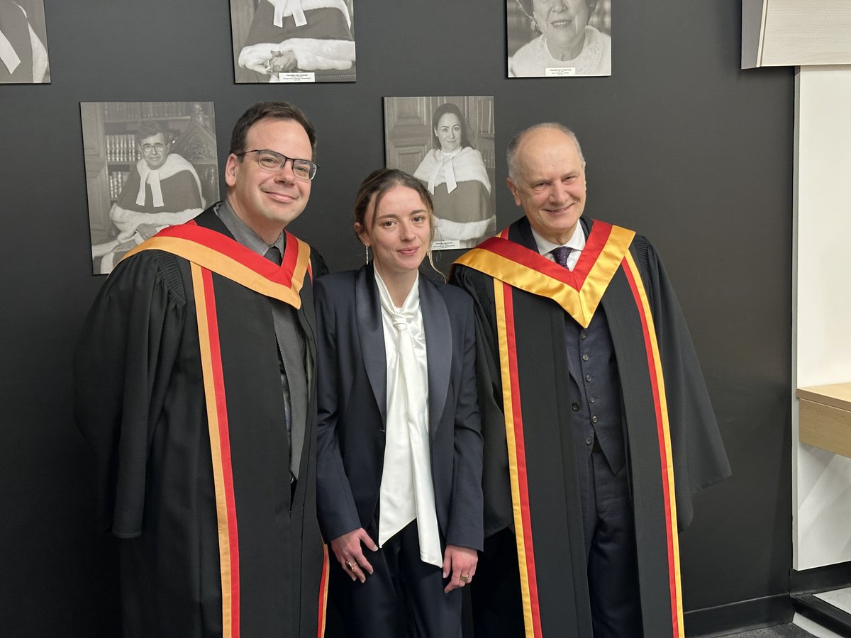 Taillon_Patrick's tweet image. Chapeau Camille ! 🎓✨
Ce fut un immense privilège d’accompagner Camille Delpech dans son parcours doctoral.
Sa thèse sur le droit de la désunion allie théorie normativiste et analyse comparatiste pour créer du recul et du décentrement sur un sujet trop souvent marqué par les…