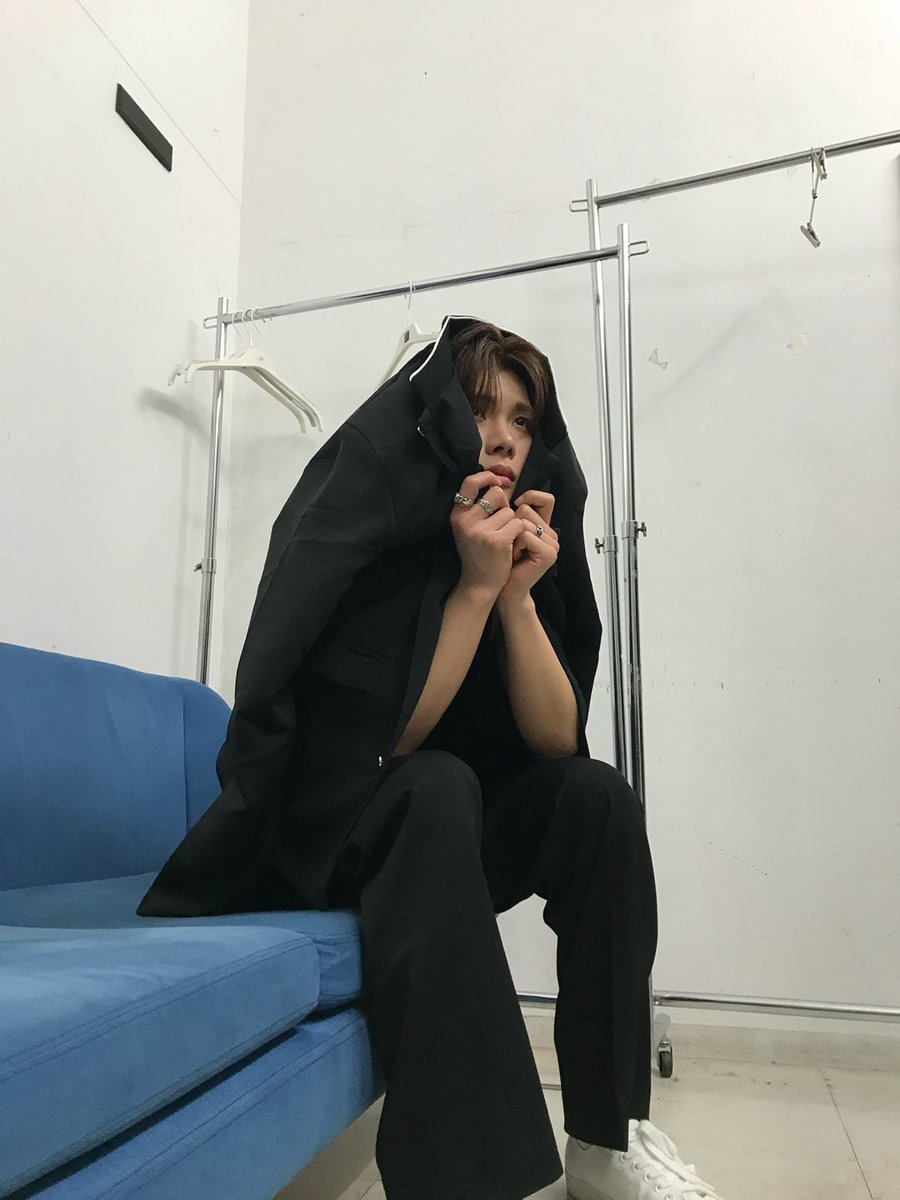 WUZO_BLITZERS's tweet photo. [📷][#JUHAN_RAID]

성냥 팔아요

#블리처스 #BLITZERS #주한 #JUHAN https://t.co/bJWiCB4cpf