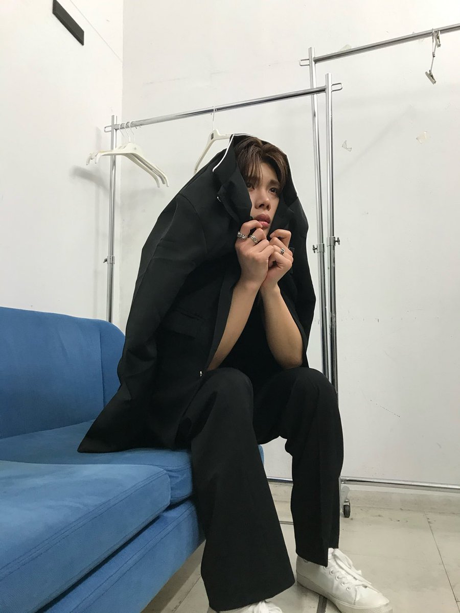 [📷][#JUHAN_RAID]

성냥 팔아요

#블리처스 #BLITZERS #주한 #JUHAN