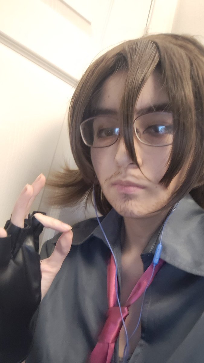 AlipTheDoc's tweet photo. Uuuuuh, how do you do, Fellow Gallagher mains? 

This is simply a test since i got the cosplay for a con, kind of proud so...decided to post for once.

Maybe I'll post more with the full thing on, but unsure

#Gallagherhsr #cosplay https://t.co/WXTAr8PYAn