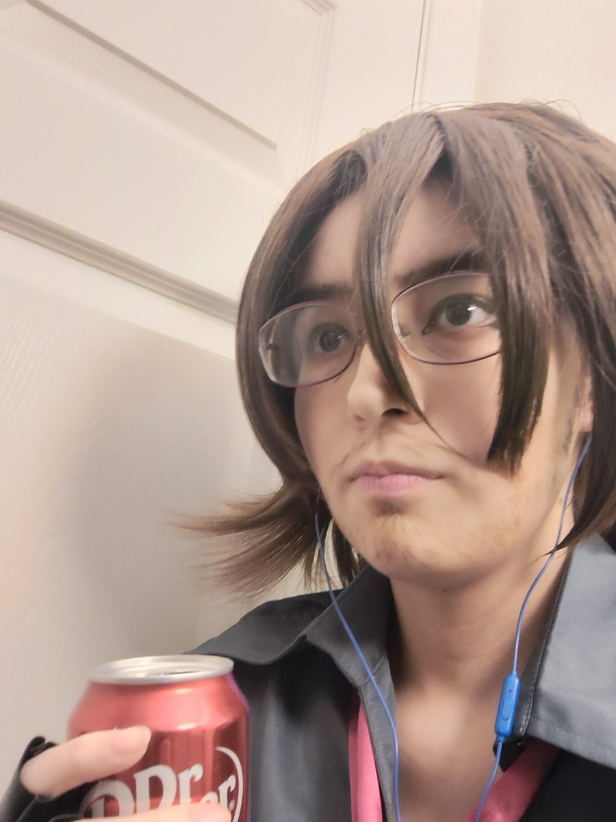 AlipTheDoc's tweet photo. Uuuuuh, how do you do, Fellow Gallagher mains? 

This is simply a test since i got the cosplay for a con, kind of proud so...decided to post for once.

Maybe I'll post more with the full thing on, but unsure

#Gallagherhsr #cosplay https://t.co/WXTAr8PYAn