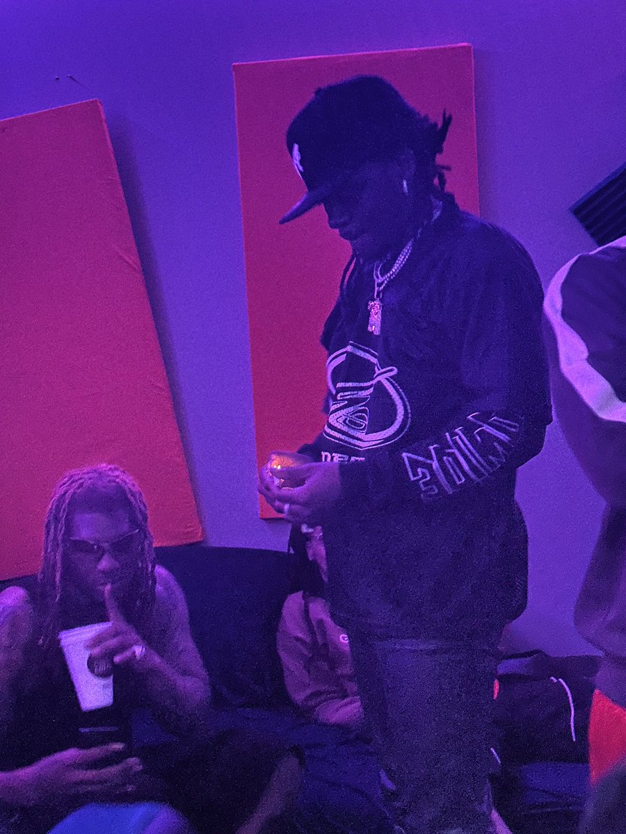 SurfageInc's tweet image. UnOo🤫