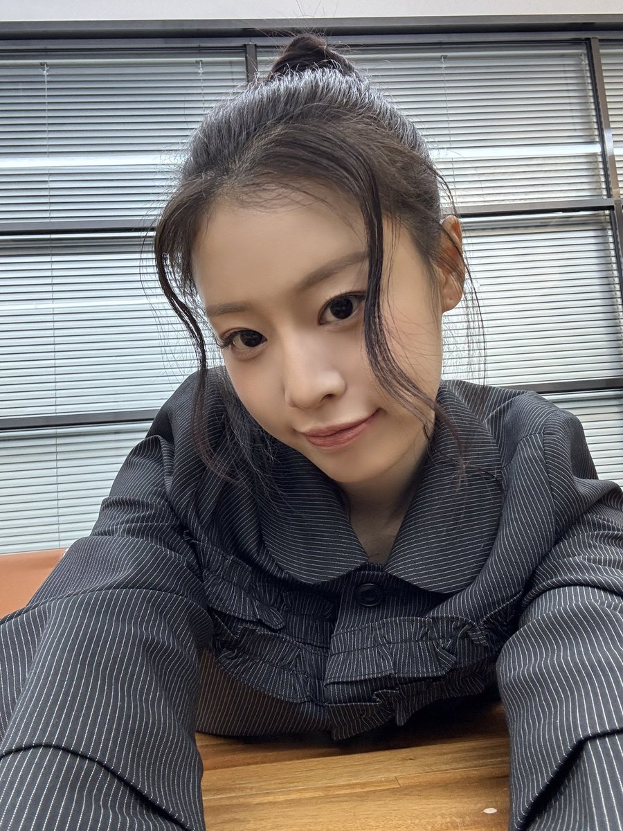 ablume_twt's tweet photo. 어블룸의 이야기!
다들 잘 보고 계신가요?
저희가 다시 함께하게 된 모든 이야기들이 담겨 있어요🙈
어떤 부분이 가장 인상 깊었나요??

#ablume #어블룸 
#SIO #시오 https://t.co/Og61NsBAoy