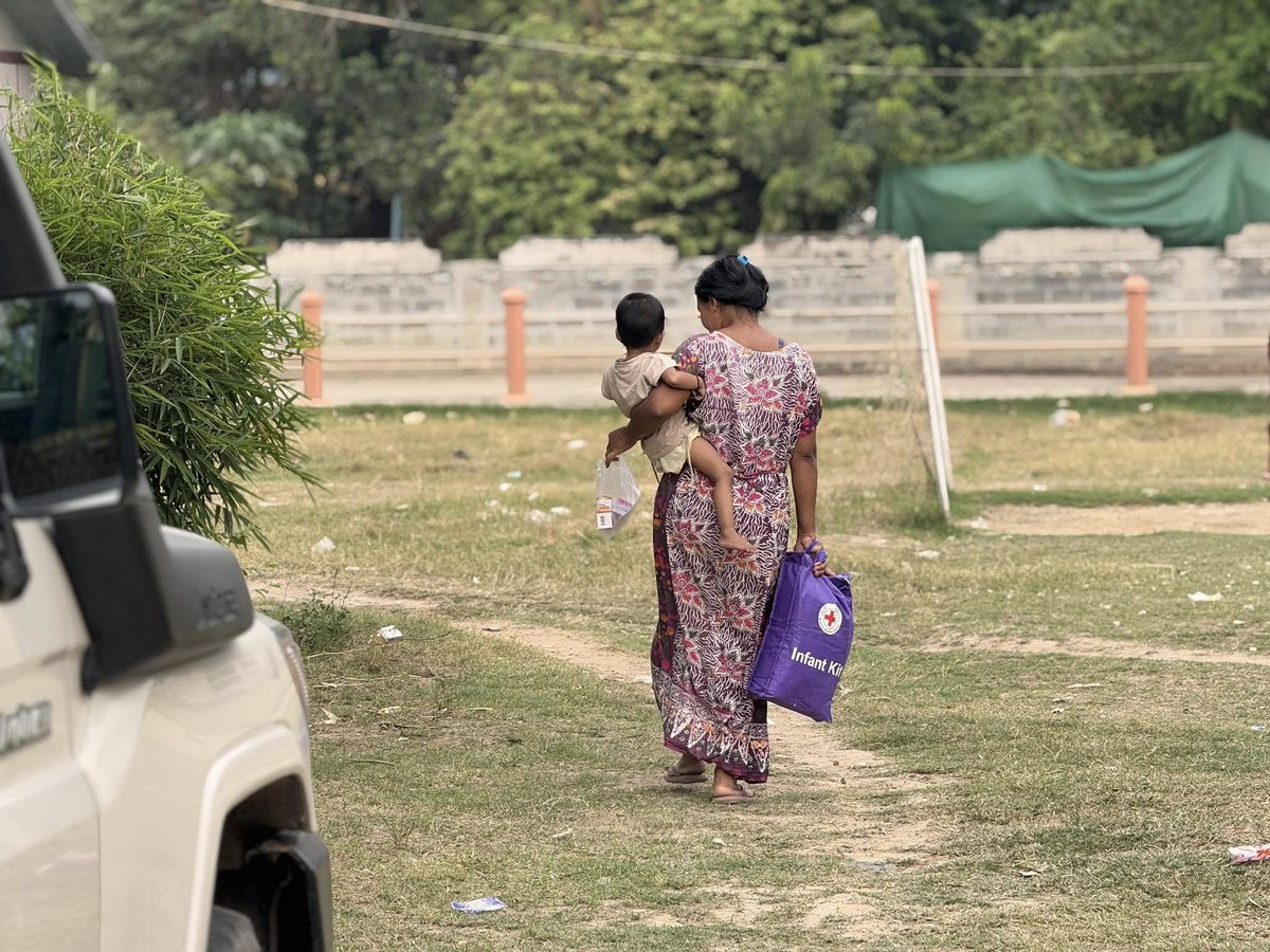 MyanmarRedCross's tweet photo. 🧸 The #MyanmarRedCross is providing infant kits in #Sagaing to support children affected by the recent #earthquake.

These essential kits help meet basic needs and bring comfort during uncertain times. 💕

#EarthquakeResponse #ForChildren #HumanityInAction https://t.co/ibciRXcCwb