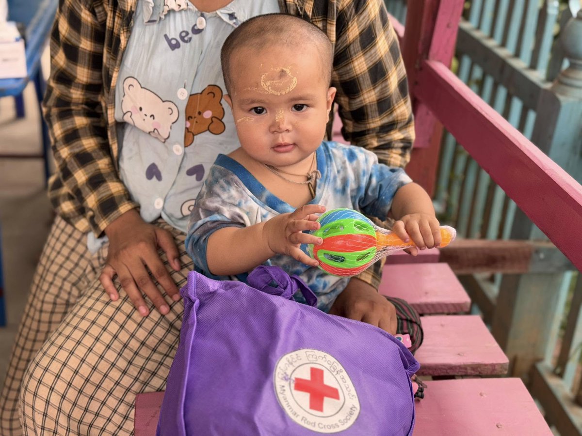 MyanmarRedCross's tweet photo. 🧸 The #MyanmarRedCross is providing infant kits in #Sagaing to support children affected by the recent #earthquake.

These essential kits help meet basic needs and bring comfort during uncertain times. 💕

#EarthquakeResponse #ForChildren #HumanityInAction https://t.co/ibciRXcCwb