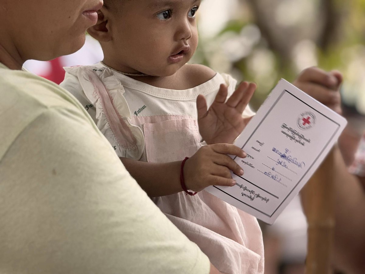 MyanmarRedCross's tweet photo. 🧸 The #MyanmarRedCross is providing infant kits in #Sagaing to support children affected by the recent #earthquake.

These essential kits help meet basic needs and bring comfort during uncertain times. 💕

#EarthquakeResponse #ForChildren #HumanityInAction https://t.co/ibciRXcCwb