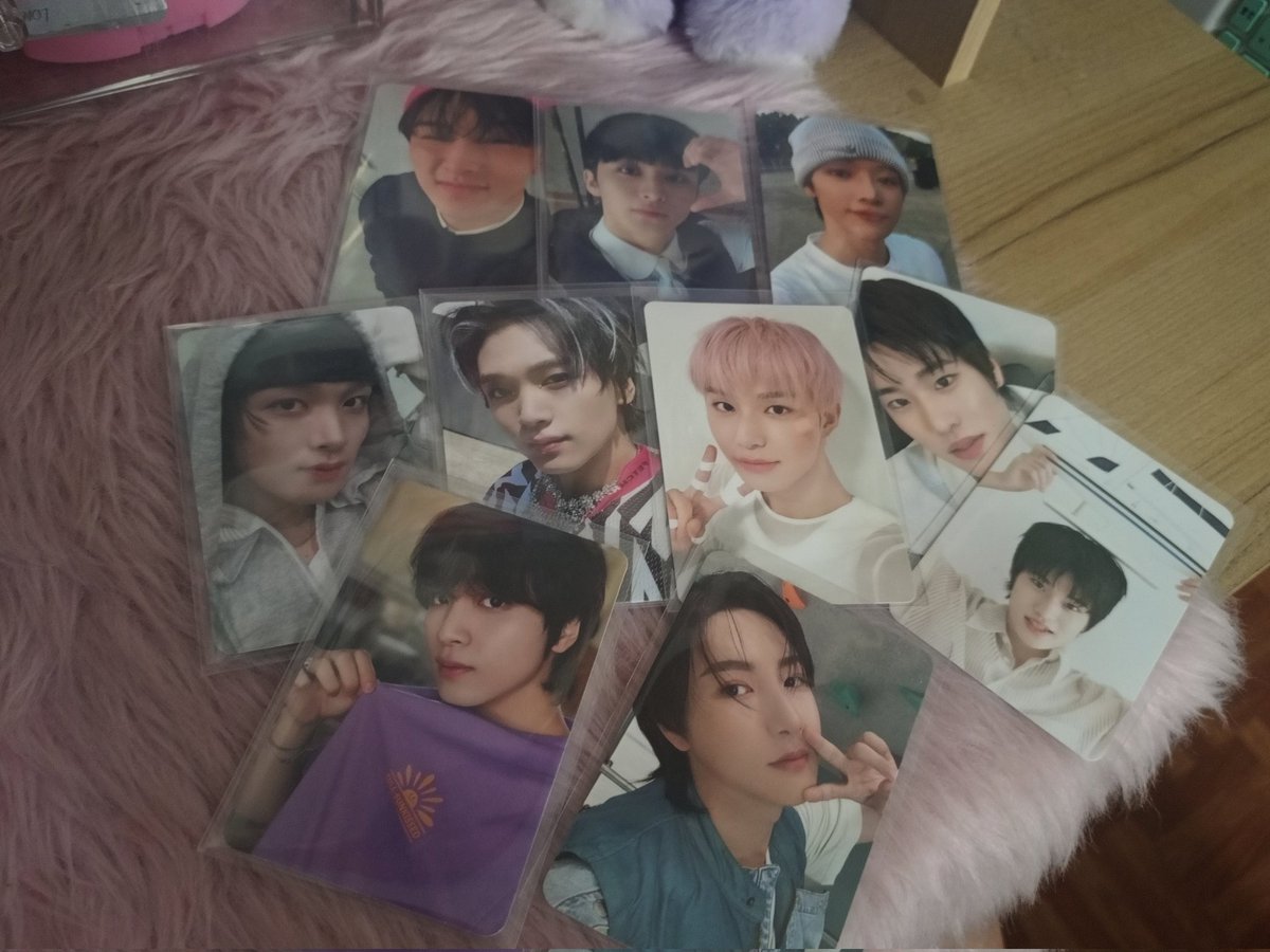 rayadivine's tweet photo. hello.. is there anyone willing to adopt/buy these pcs for 1.5K, i really really need it for my tuition fee..  please dm me if you're interested.. willing to give free pf and decent amount of freebies 😟 https://t.co/LzKyTNf25Z