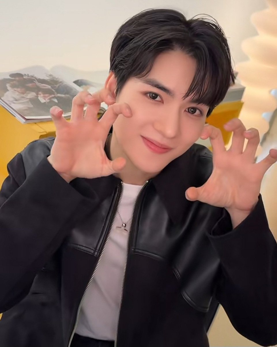 p23o10w11's tweet photo. ถ้านี่ไม่ใช่คนหล่อที่น่ารักที่สุด!!🧸🩵❤️
#YORCH #요치 #POW #파우
#HAPPY_YORCH_DAY
#HappyYorchDay https://t.co/sE2NerbAJp