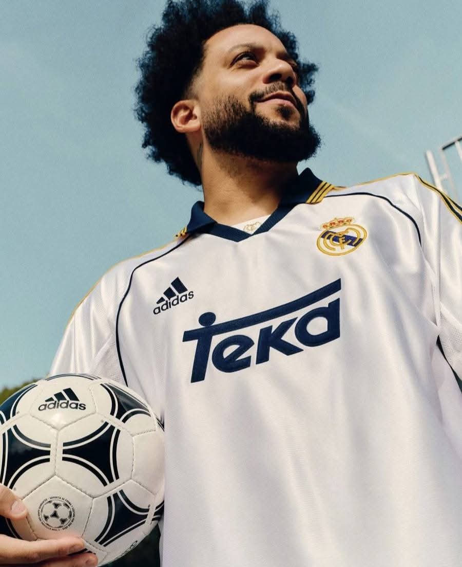 LosPickers's tweet photo. Adidas y Real Madrid sacan a la venta la Jersey y chamarra de la temporada 99/00
#RealMadrid #adidas https://t.co/HpksFOpSrh