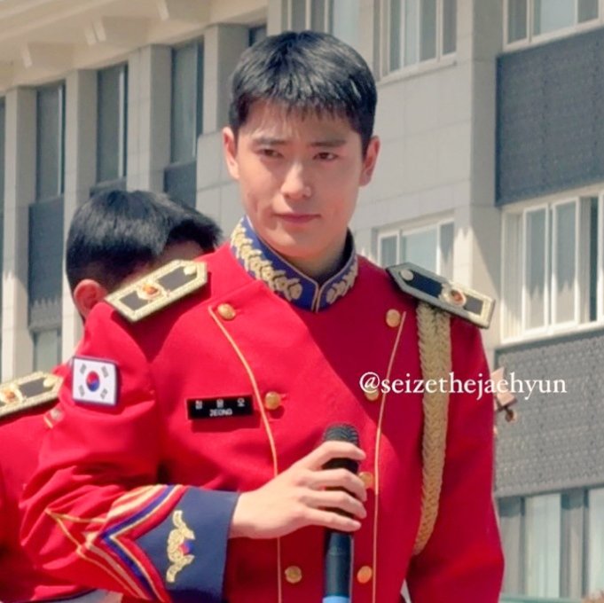 bemy10velyjay's tweet photo. พี่ทหารวันนี้ เห็นแล้วนึกถึงรูปที่น้องเตนล์วาดทุกที เขิล https://t.co/SCzBiLRbP4
