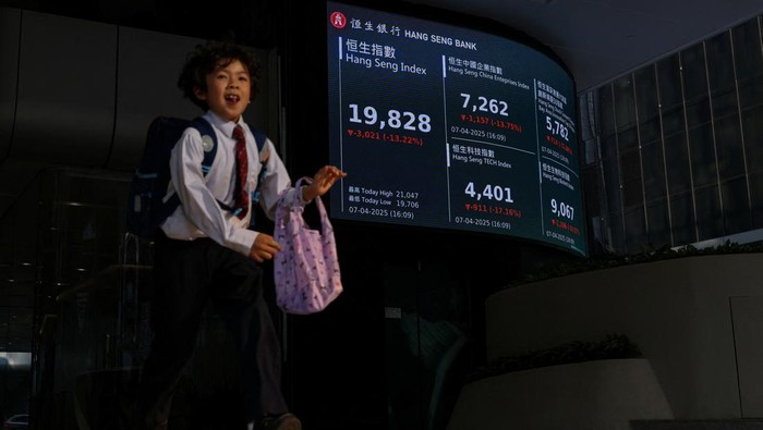 detikfinance's tweet photo. #Foto Trump Geram China Melawan Terus, Langsung Patok Tarif Impor 125%
>> https://t.co/R5aukyJNac
Foto: Reuters
#detikfinance #Trump #China #Geram https://t.co/5BPFUxbB9W