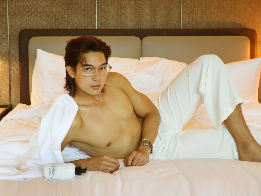 uhJWJuGQEr5cNTf's tweet photo. อาการมันเป็นยังไง หมายถึง
กุเนี่ยะอาการมันเป็นยังไง จะวูบ หายใจไม่ออก หายใจไม่ทั่วท้อง มวนท้องน้อยเหมือนมีผีเสื้อบินวน100ตัว🤧🤧🤧  ความหลัวมาเต็ม สามีมากกกกกกกกกกกกกกกกกก
#surround ถ่ายแบบสวย ถ่ายรูปสวย ทำถึงมาก ถึงเกิ๊น😍😍
#เข้มหัสวีร์ 
Kem Hussawee So Cute 
Kem Hussawee https://t.co/sKXXQEmjFD